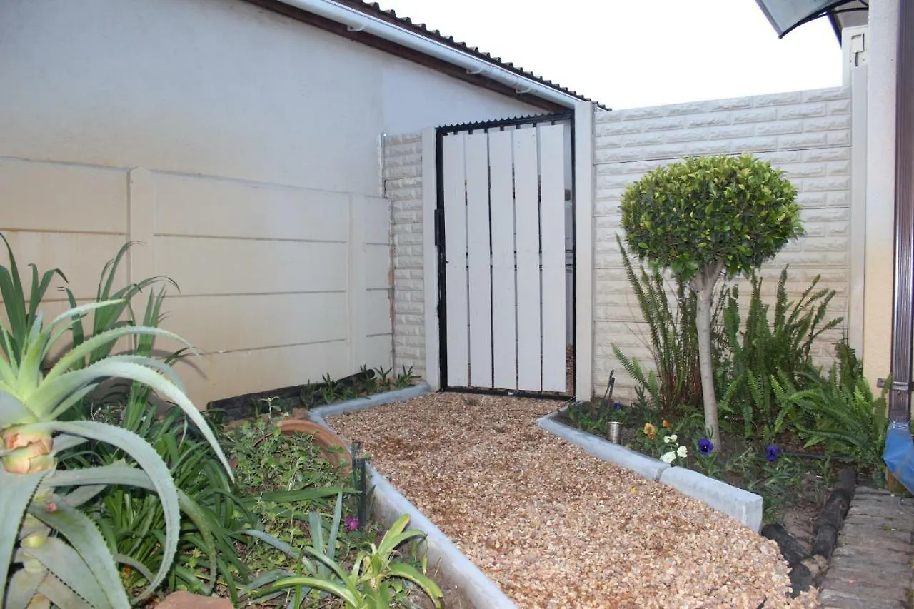Amru Guesthouse B&B Brackenfell South Africa
